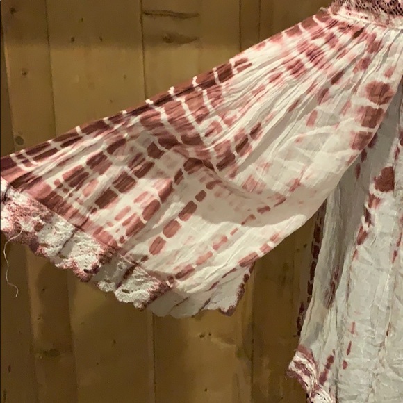 NWT Hyku Off shoulder Tie Dye Top with Lace Trim & 3/4 Bell sleeves - Picture 4 of 6